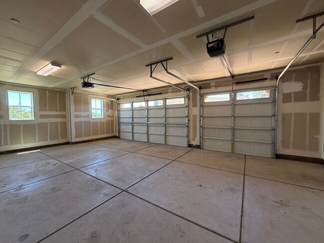 Building Photo - Newer Single Story Model Home Located In The Meadows at Rice Ranch with Three Car Garage