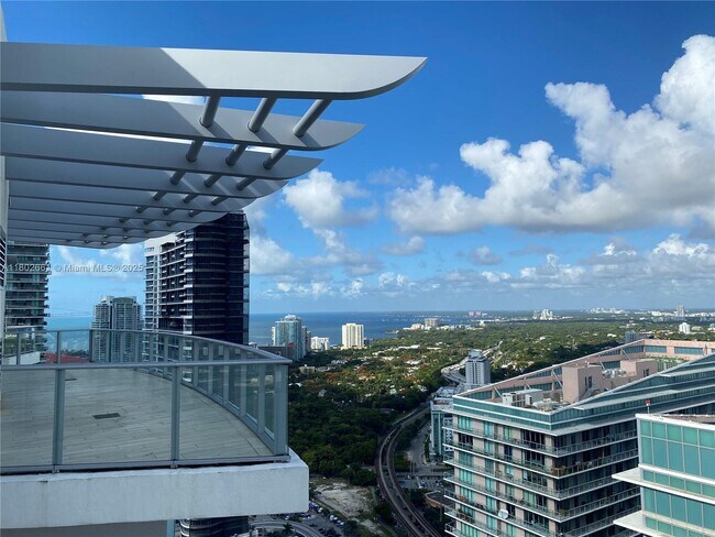 Building Photo - 1100S S Miami Ave