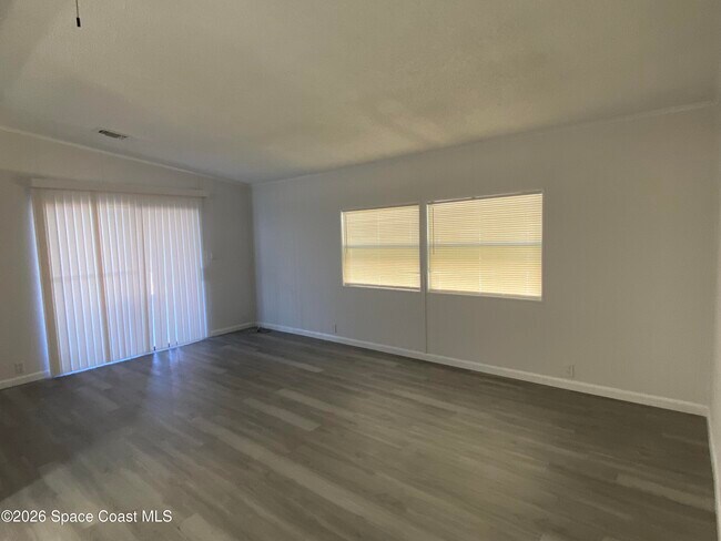 Building Photo - 1925 Sago Palm St NE