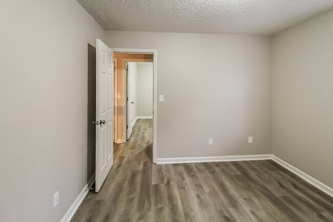 Building Photo - 1970 Corners Cir