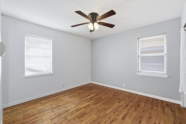 Building Photo - 106 N 9th St