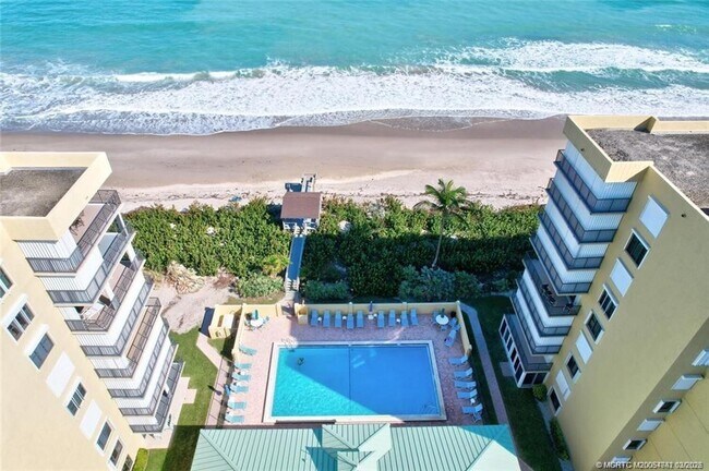 Building Photo - 7370 S Ocean Dr