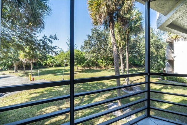 Building Photo - 3100 Riverside Dr