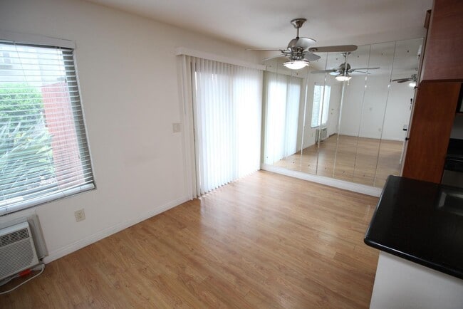 Building Photo - 9574 Carroll Canyon Rd