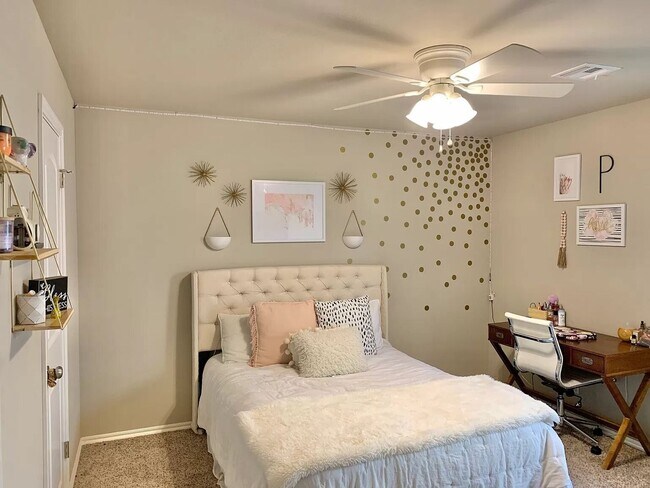 Building Photo - 3 Bed | 2 Bath in Owasso!