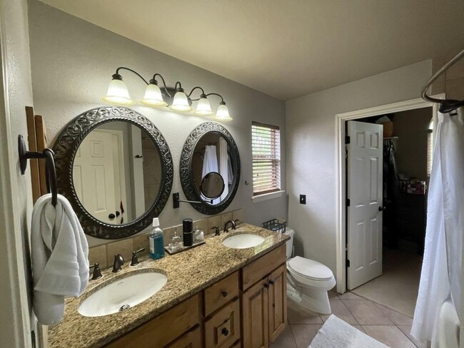 Building Photo - 2724 Cascade Falls Dr