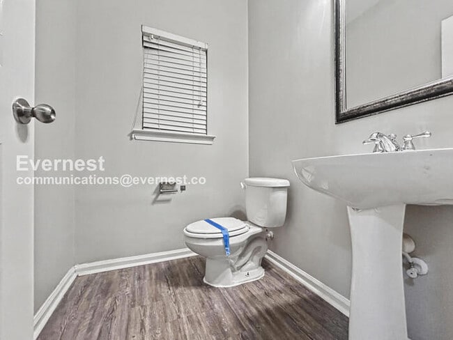 Building Photo - 3628 Hampshire Walk SW