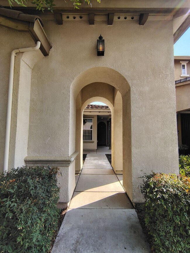 Building Photo - 363 Cabernet Dr
