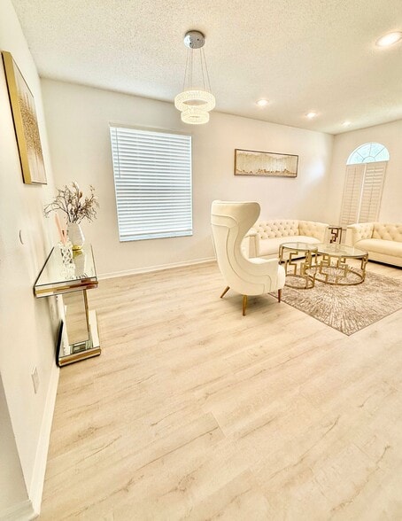 Living Room - 2414 Siward Ave