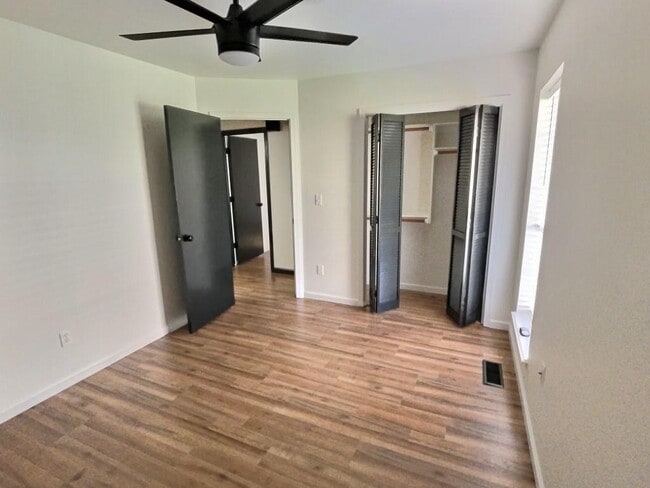 Building Photo - 316 Town Park Rd