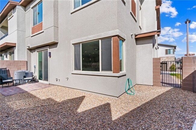 Building Photo - 633 Infinity Rdg St