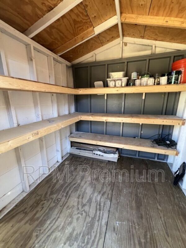 Building Photo - 10494 Wade Dr