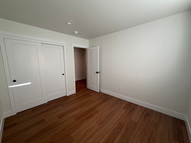 Building Photo - Gorgeous, Brand New 3 bed, 2.5 ba- Southridge Location!