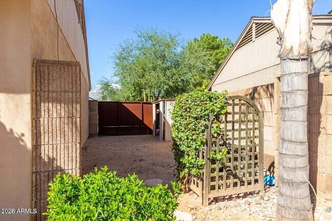 Building Photo - 6501 E Sandra Terrace