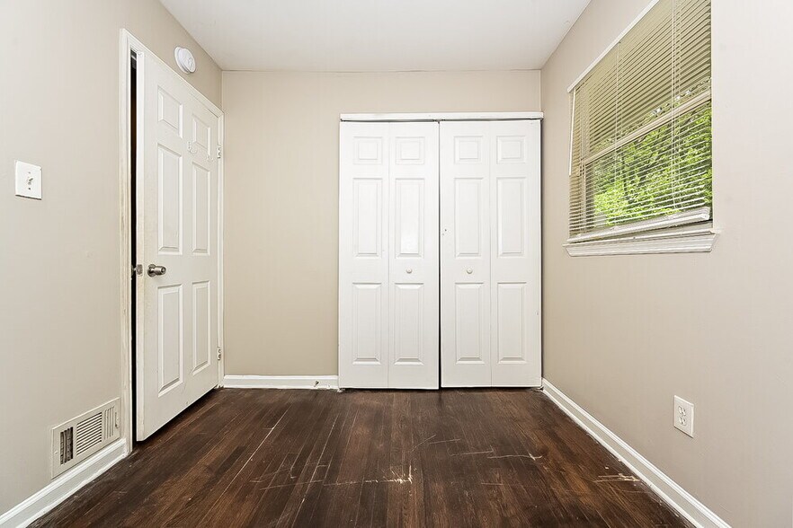 Building Photo - 6637 Imperial Dr