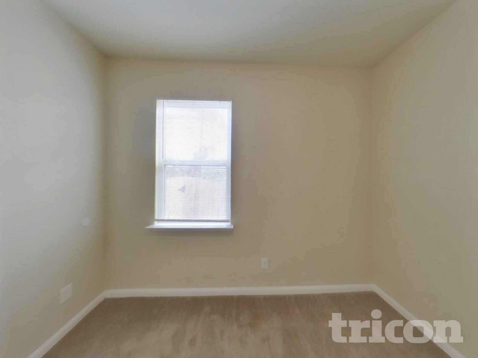 Building Photo - 4607 Le Villas