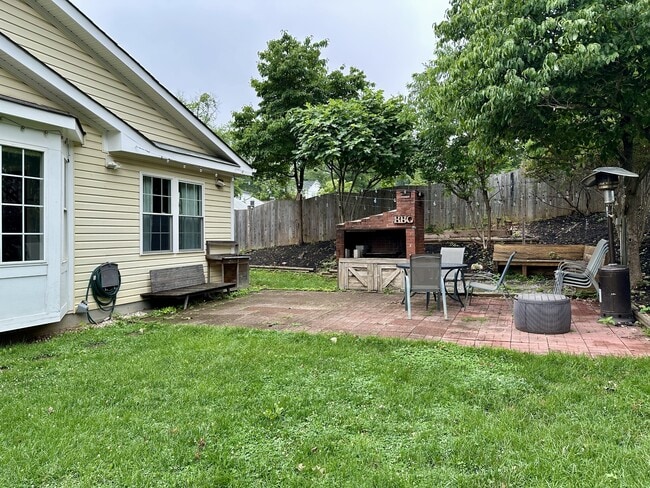 Building Photo - 2739 Woodley Pl