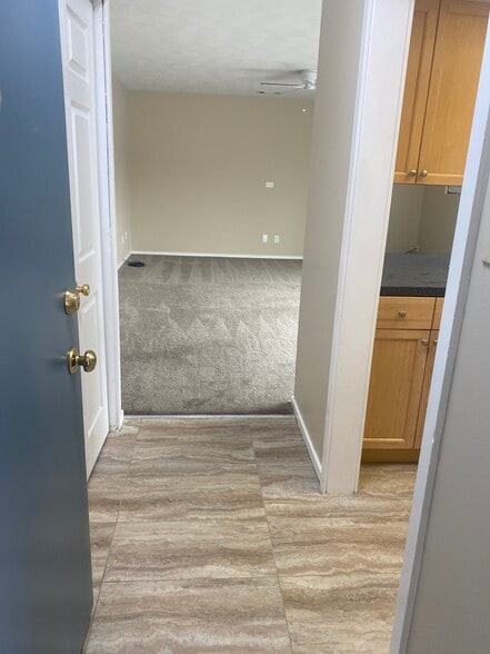 entrance - 105 E Ticonderoga Dr