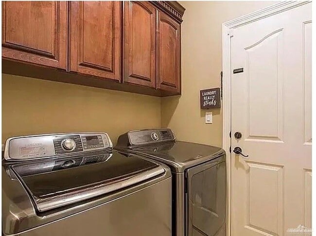 Building Photo - 6 Fairmont Ave