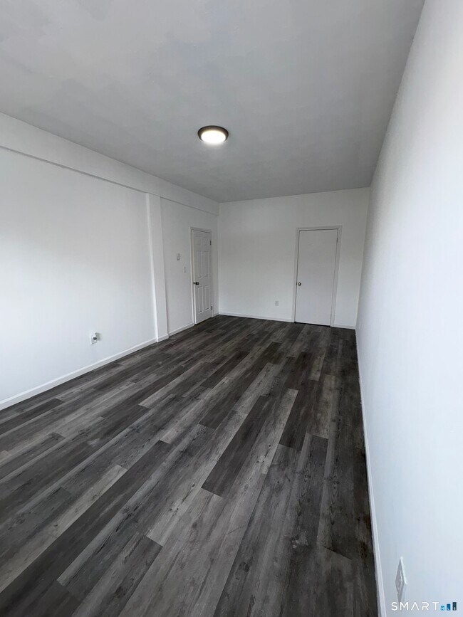 Building Photo - 513 Emmett St