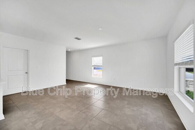 Building Photo - 2209 Aquifer Ln