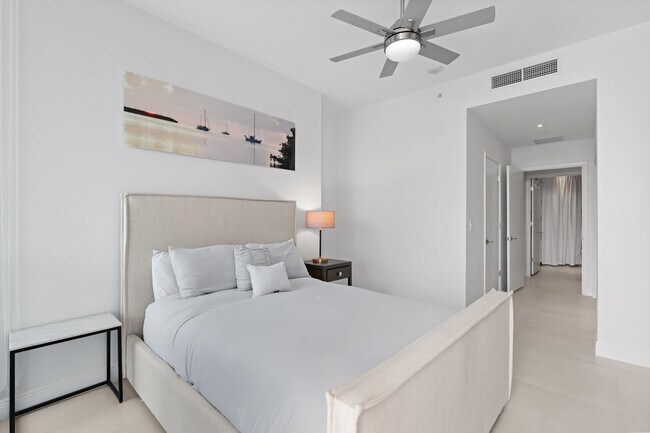 Building Photo - 701 S Fort Lauderdale Beach Blvd