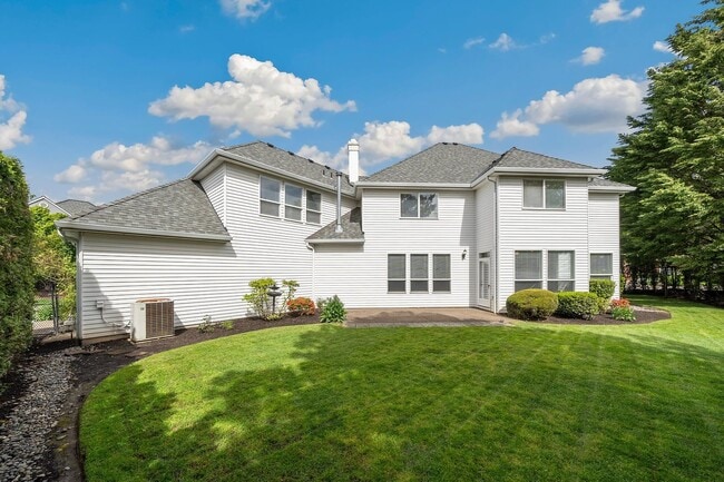 Building Photo - 2284 NW Wheatfield Way