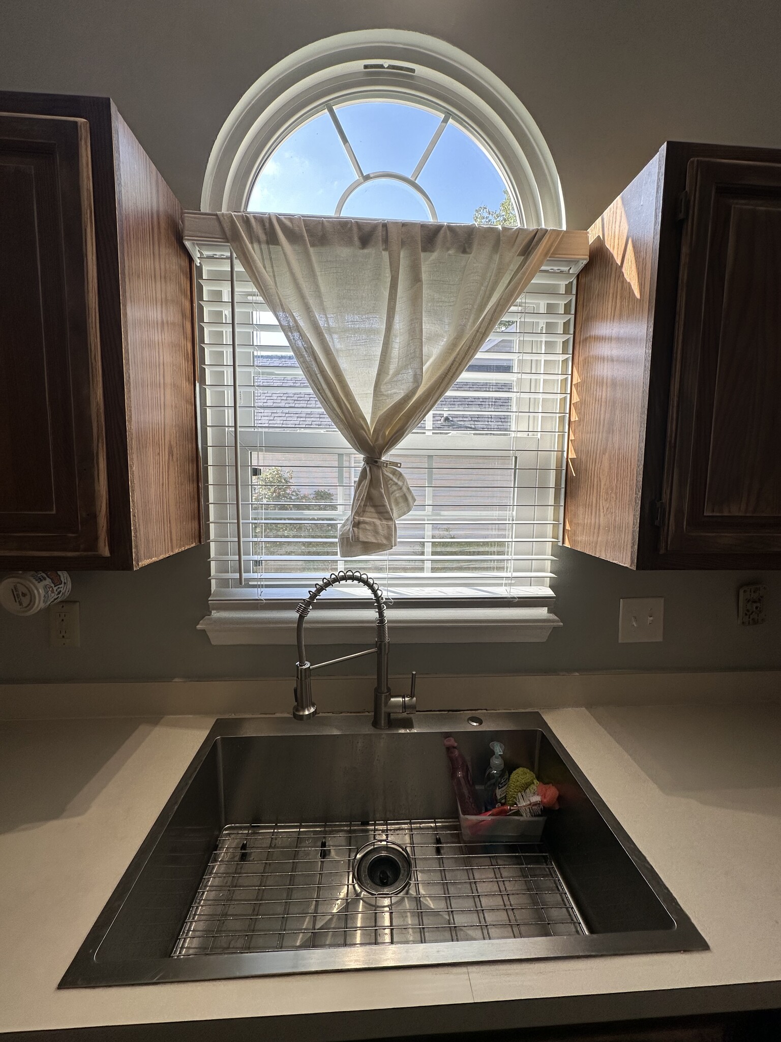 Farmer Sink (32" wide / 9" deep) - 121 Candleberry Cir