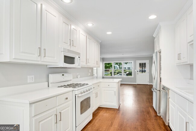 Building Photo - 1194 Spring Valley Ln NE