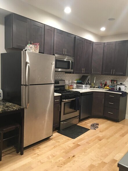 kitchen - 4239 Haverford Ave