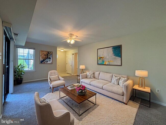 Building Photo - 301 SASSAFRAS Ct