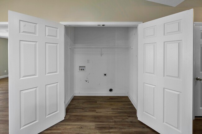 Building Photo - 5363 Dover Springs Way