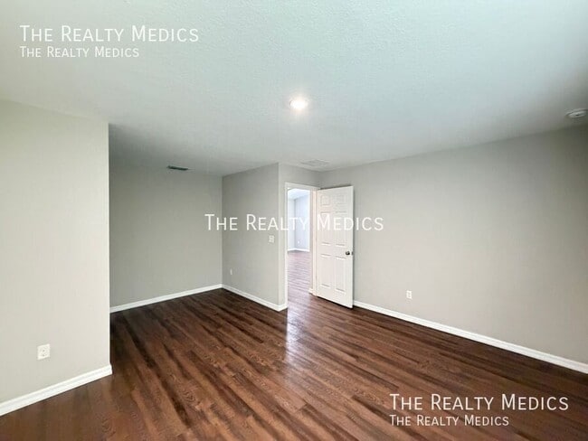 Building Photo - 4781 SW 166th Ln