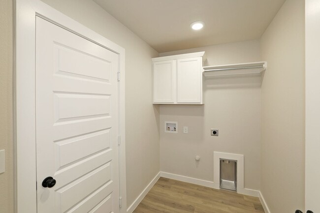 Building Photo - 9901 Yellowhouse Ave