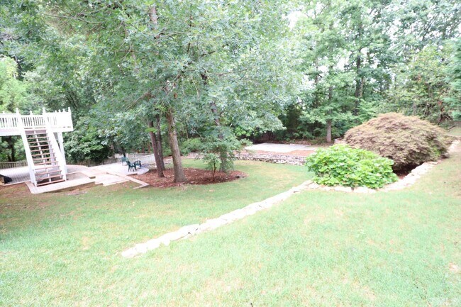 Building Photo - 100 Pebble Ridge Farms Ct