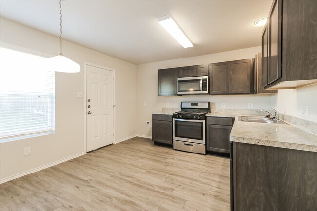 Building Photo - 2736 Atlas Dr