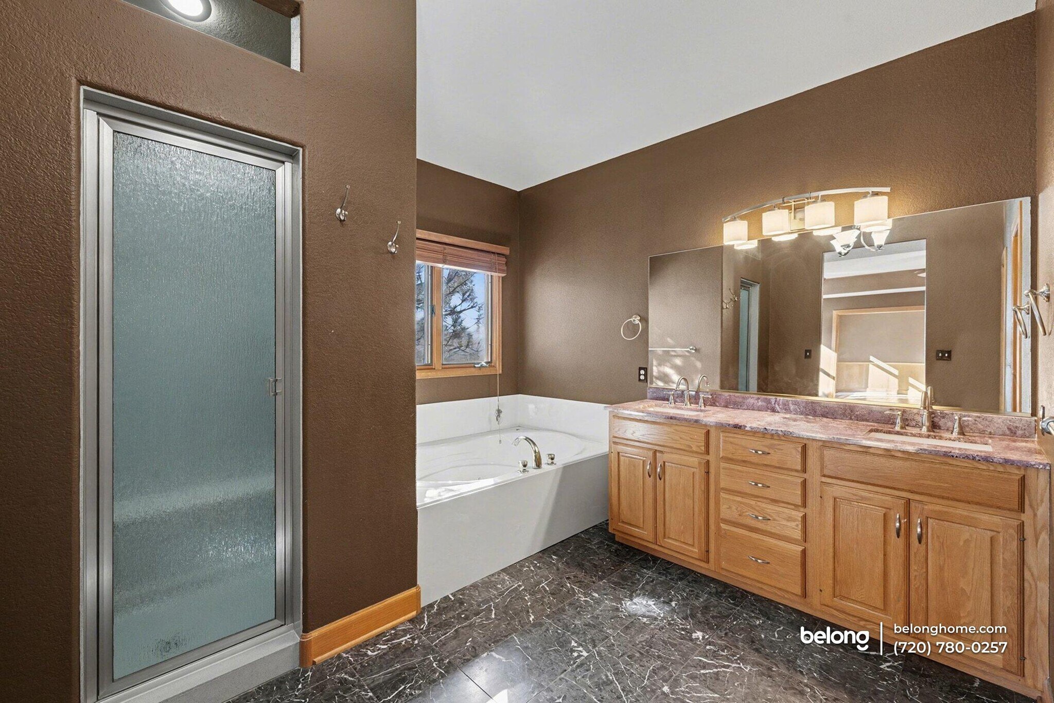 Building Photo - 1050 S Manila Rd