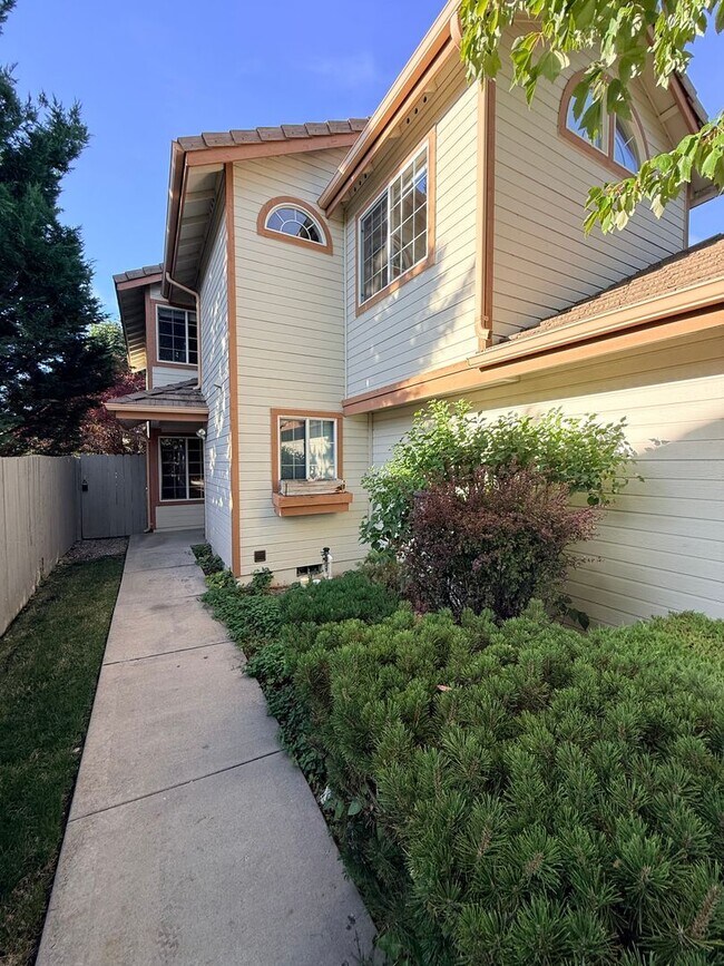 Building Photo - 3056 Alpine Creek Rd