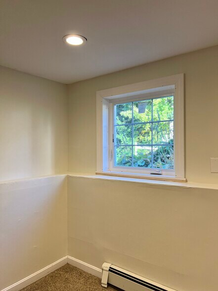 Building Photo - 555 Fort Hill Rd