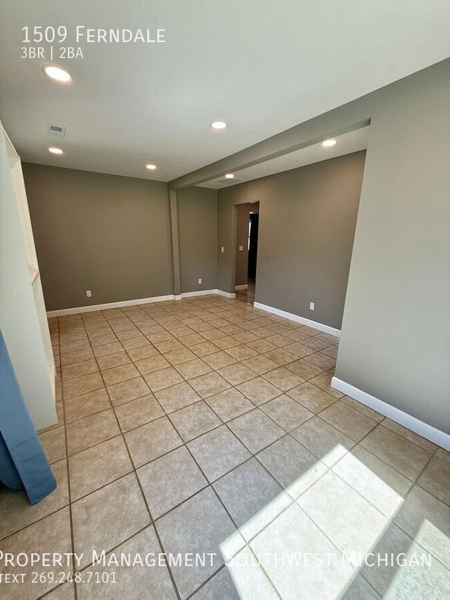 Building Photo - 1509 Ferndale-