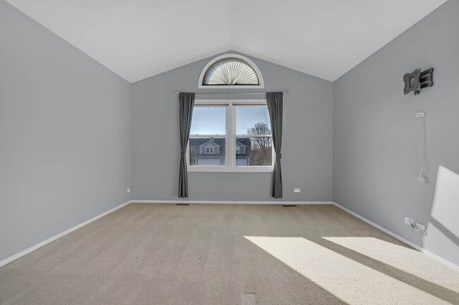 Building Photo - 730 Hamilton Ct