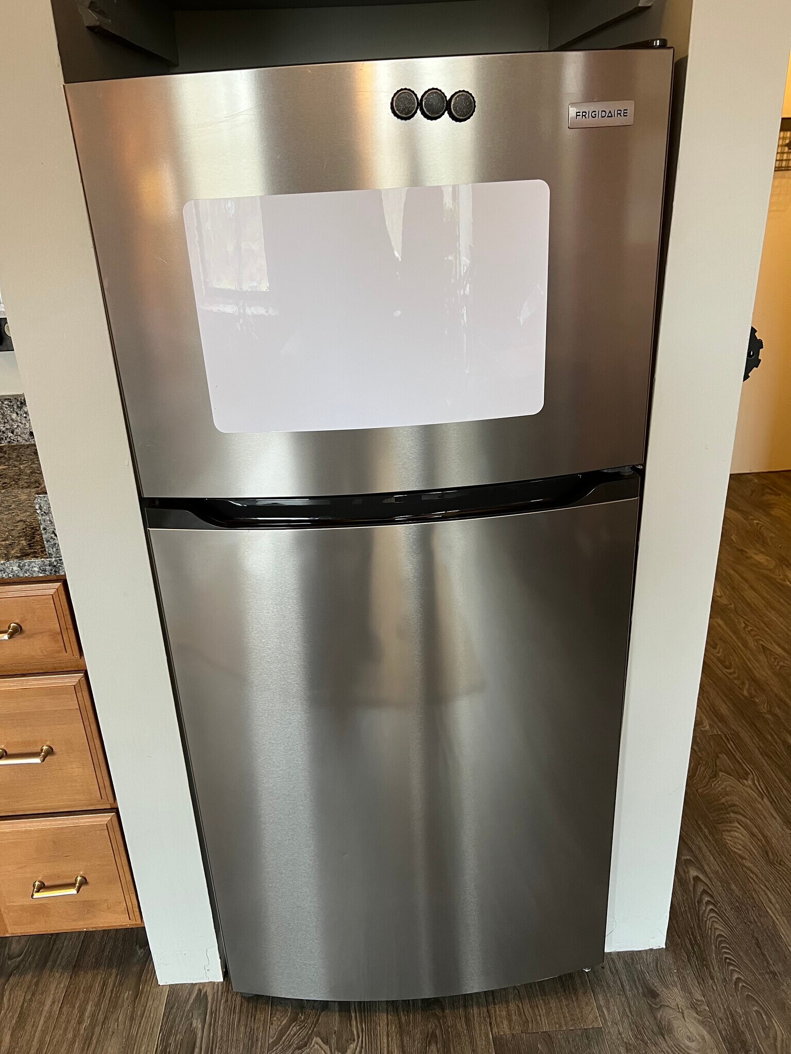 Building Photo - 222 Williams St E