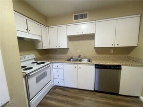 Building Photo - 350 E Desert Inn Rd