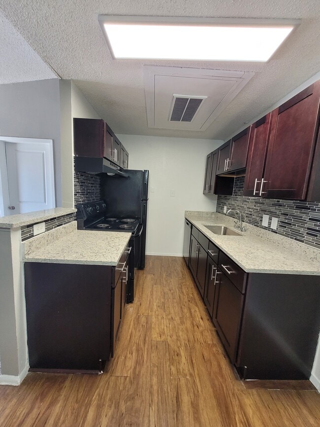 Building Photo - Willow Ridge