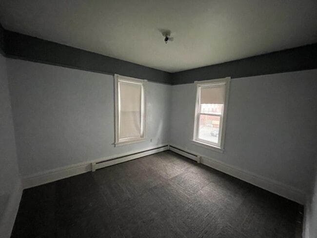 Building Photo - 136 Pottsville St