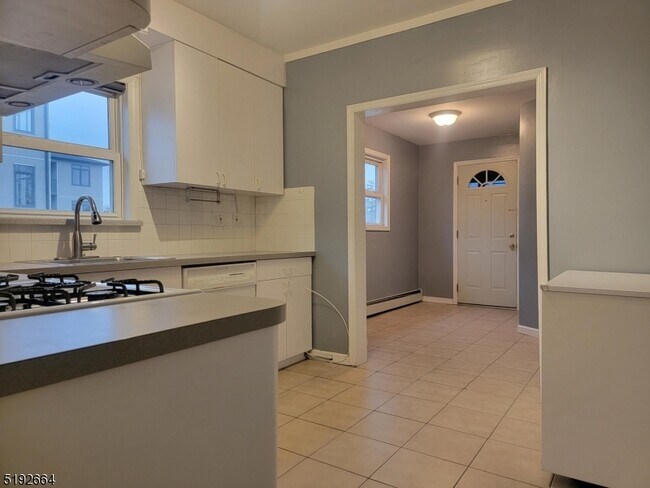 Building Photo - 26 W Price St