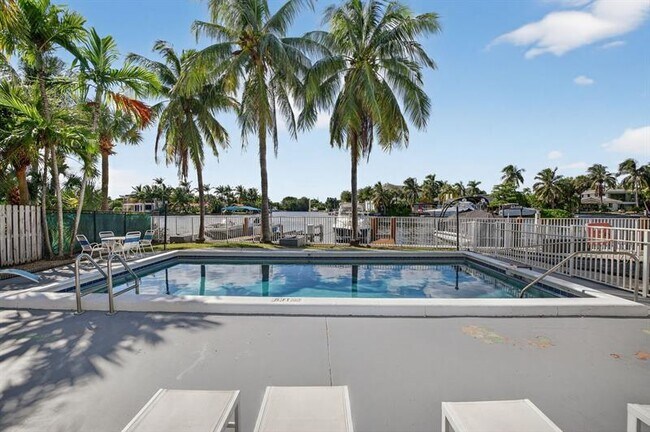 Building Photo - 1821 Middle River Dr