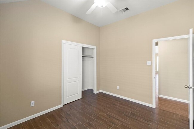 Building Photo - 4931 Harbor Glen Ln