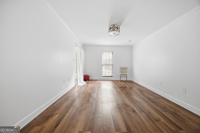 Building Photo - 23117 Plantation Dr NE