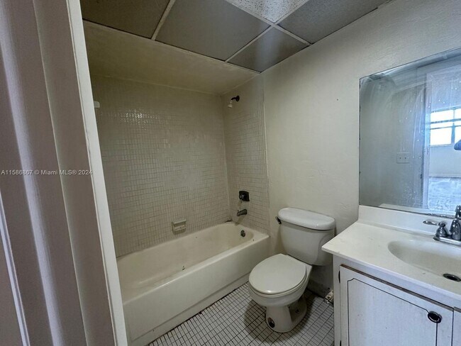 Building Photo - 470 Executive Center Dr